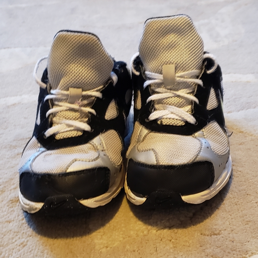 Not Available!!  GUC Boys Nike Sneakers - Size 1.5